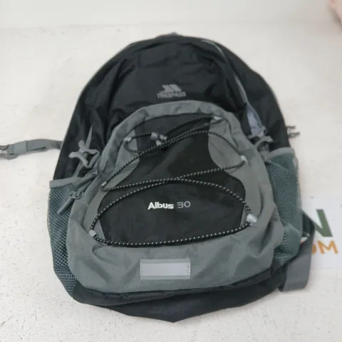 TRESPASS BLACK AND GREY RUCKSACK