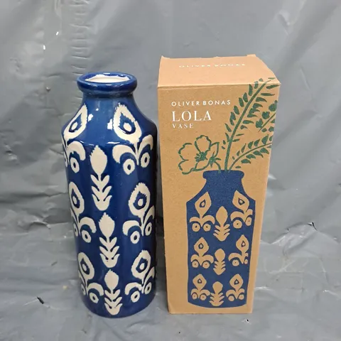 BOXED OLIVER BONAS LOLA VASE 