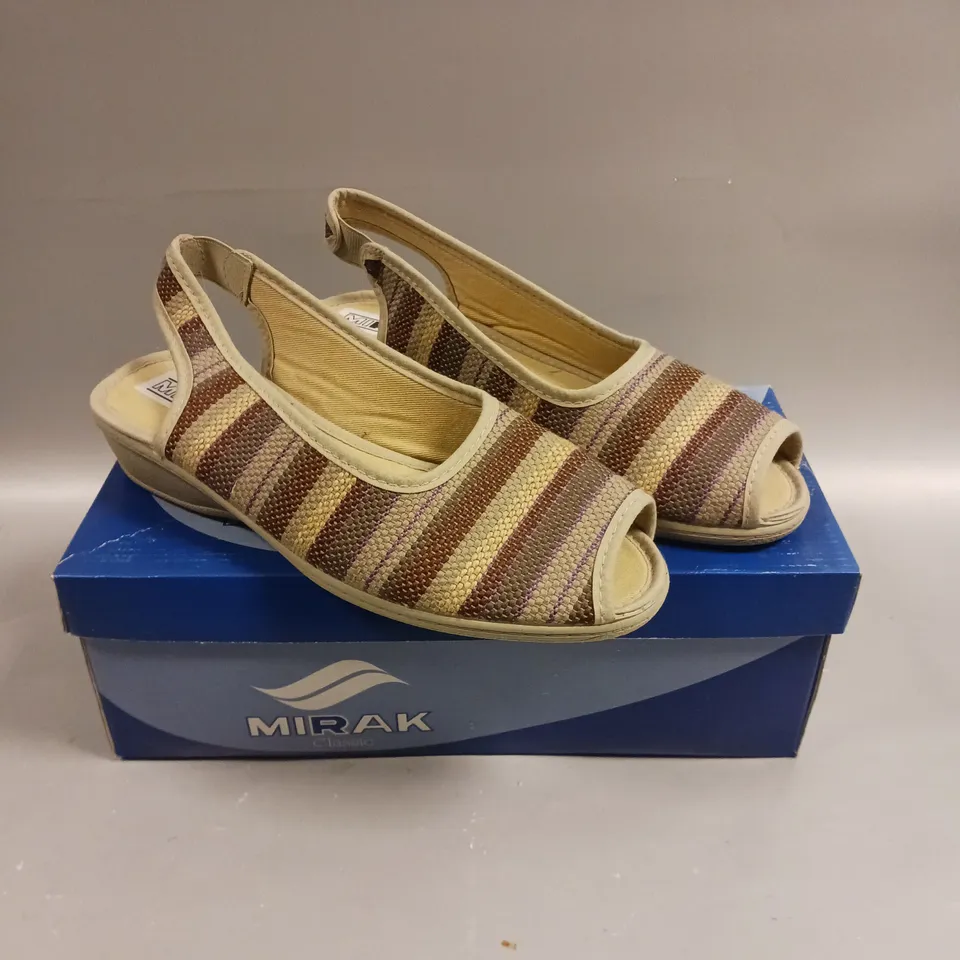 BOXED PAIR OF MIRAK CLASSIC CARLA OPEN TOE SHOES IN BROWN - 5