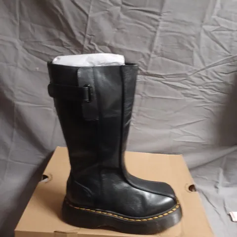 BOXED PAIR OF DR. MARTENS BUZZ HI BOOT β BLACK LEATHER, UK 4