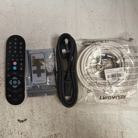 APPROXIMATELY 8 ASSORTED HOUSEHOLD ELECTRIC ITEMS