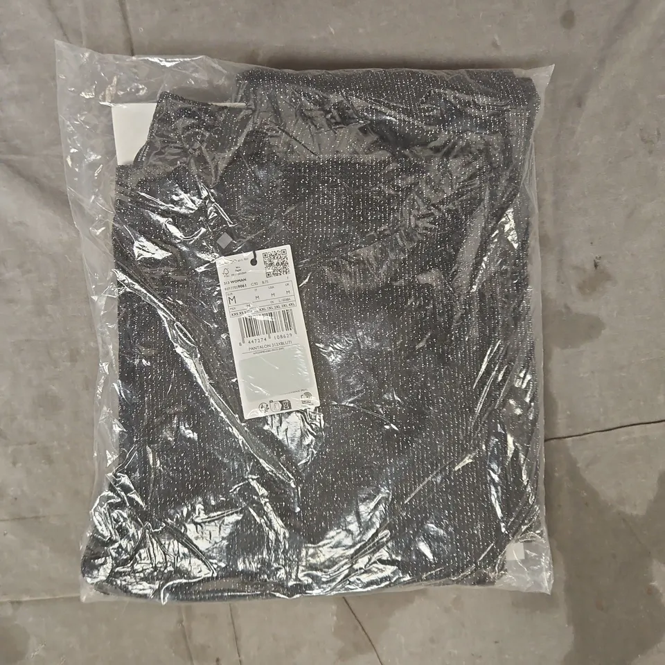 BAGGED MANGO WIDE LEG JEANS WITH RHINESTONES SIZE MEDIUM