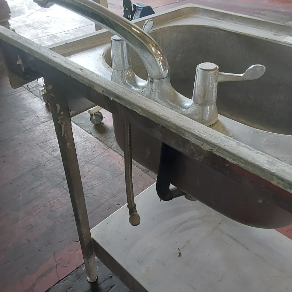 METAL KITCHEN SINK STATION
