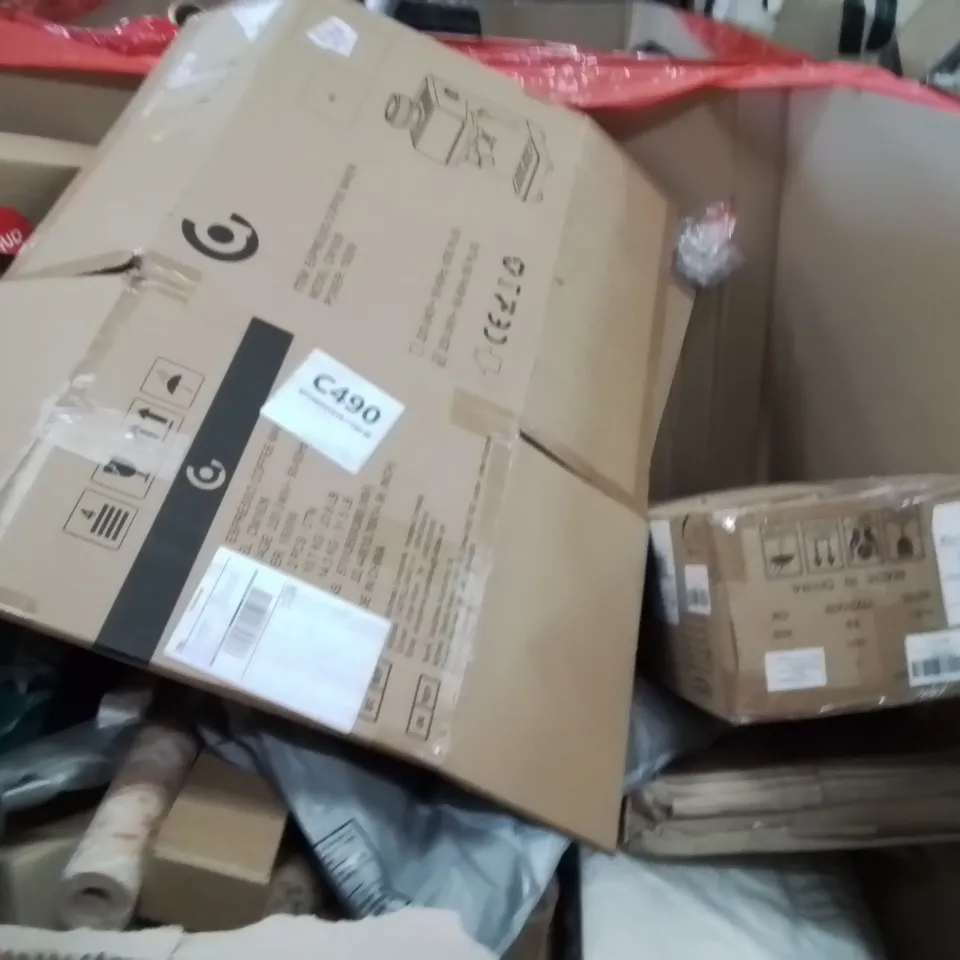 PALLET OF ASSORTED HOUSEHOLD GOODS AND PRODUCTS TO INCLUDE;CEILING FAN WITH LIGHT,SKATEBOARD,HULA HOOP