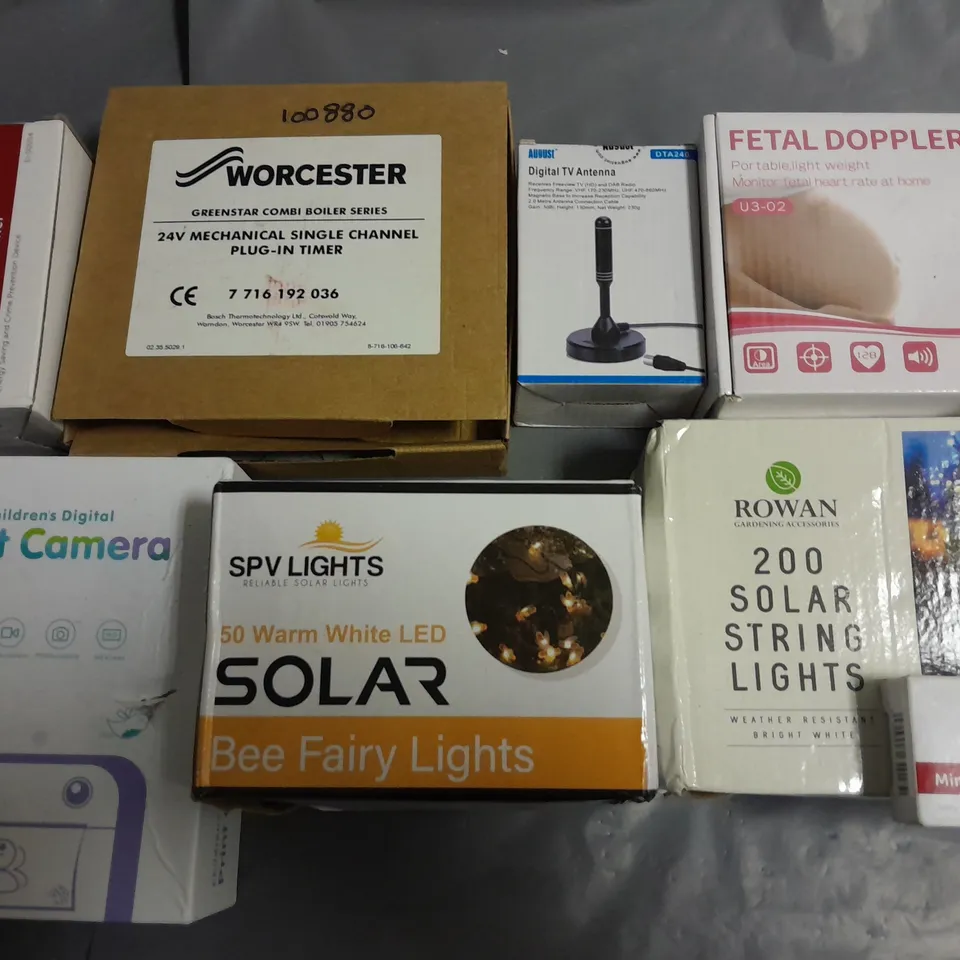 LOT OF 9 ASSORTED TECH ITEMS TO INCLUDE FETAL DOPPLER, SOLAR STRING LIGHTS AND 24 HOUR SEGMENT TIMER