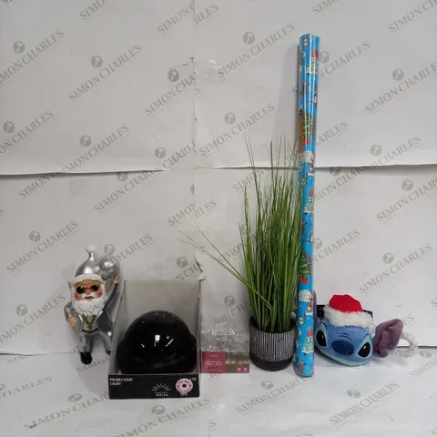 BOX OF APPROX 20 ASSORTED ITEMS TO INCLUDE - BEDTIME PROJECTION LIGHT - SNOWFLAKE LIGHT - BATHROOM PLANT ECT