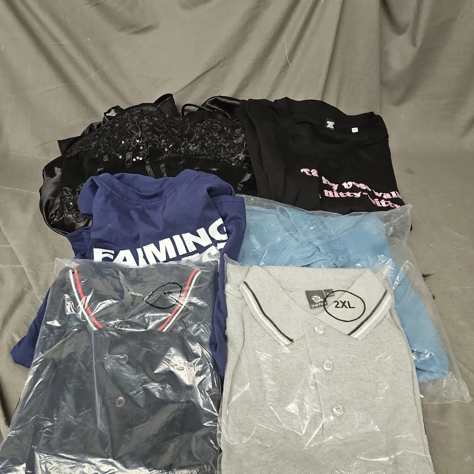 BOX OF APPROXIMATELY 20 ASSORTED CLOTHING ITEMS TO INCLUDE POLO SHIRTS, TSHIRTS, DRESS, ETC