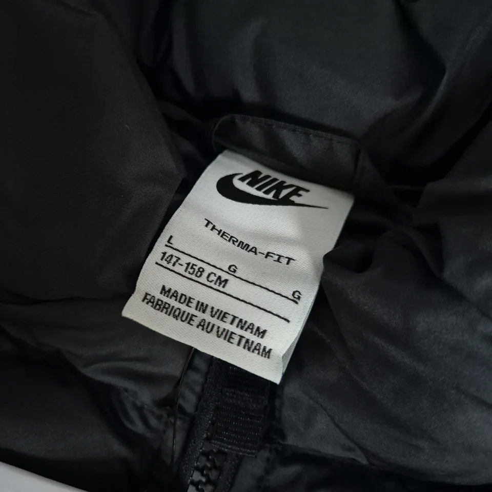 NIKE FULL ZIP GILLET IN BLACK - LARGE