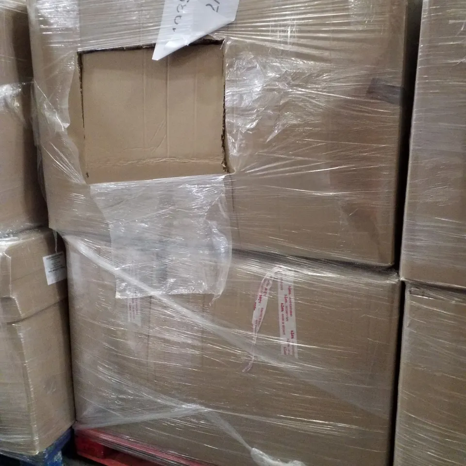 PALLET OF 2 BOXES CONTAINING ASSORTED BEDDING INCLUDING PILLOWS & DUVETS