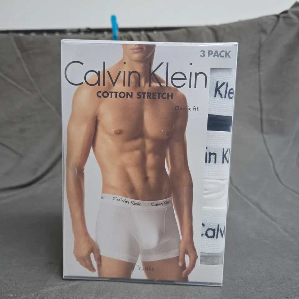 BOXED CALVIN KLEIN TRUNKS - X3 - SIZE M