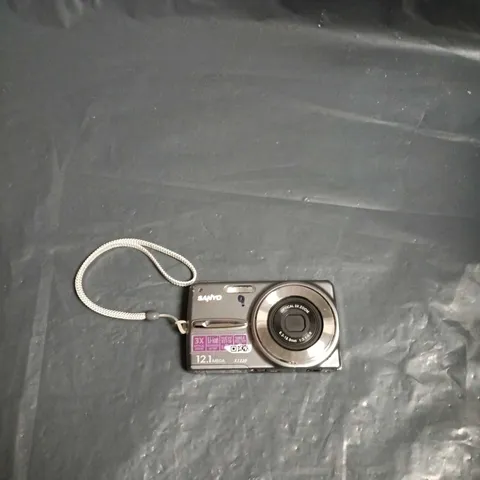 SANYO DIGITAL CAMERA X1220 , 12.1MP, 8X OPTICAL ZOOM