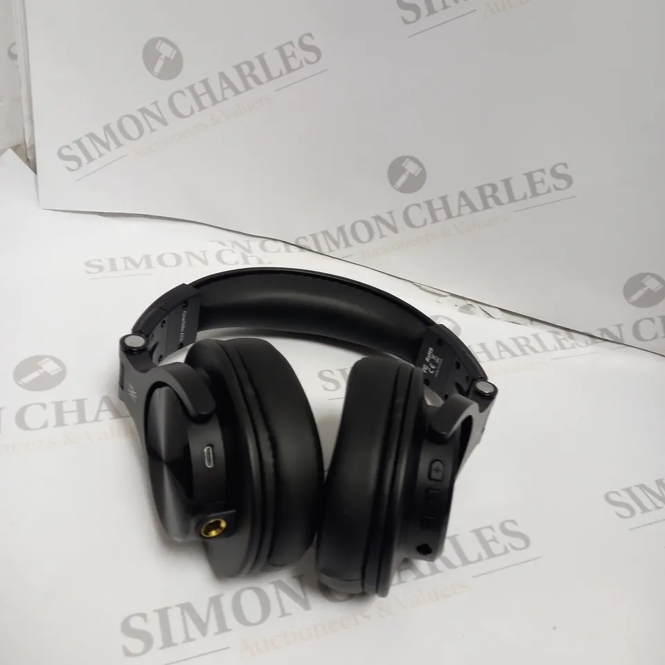 BOXED FUSION WIRELESS DJ HEADPHONES 