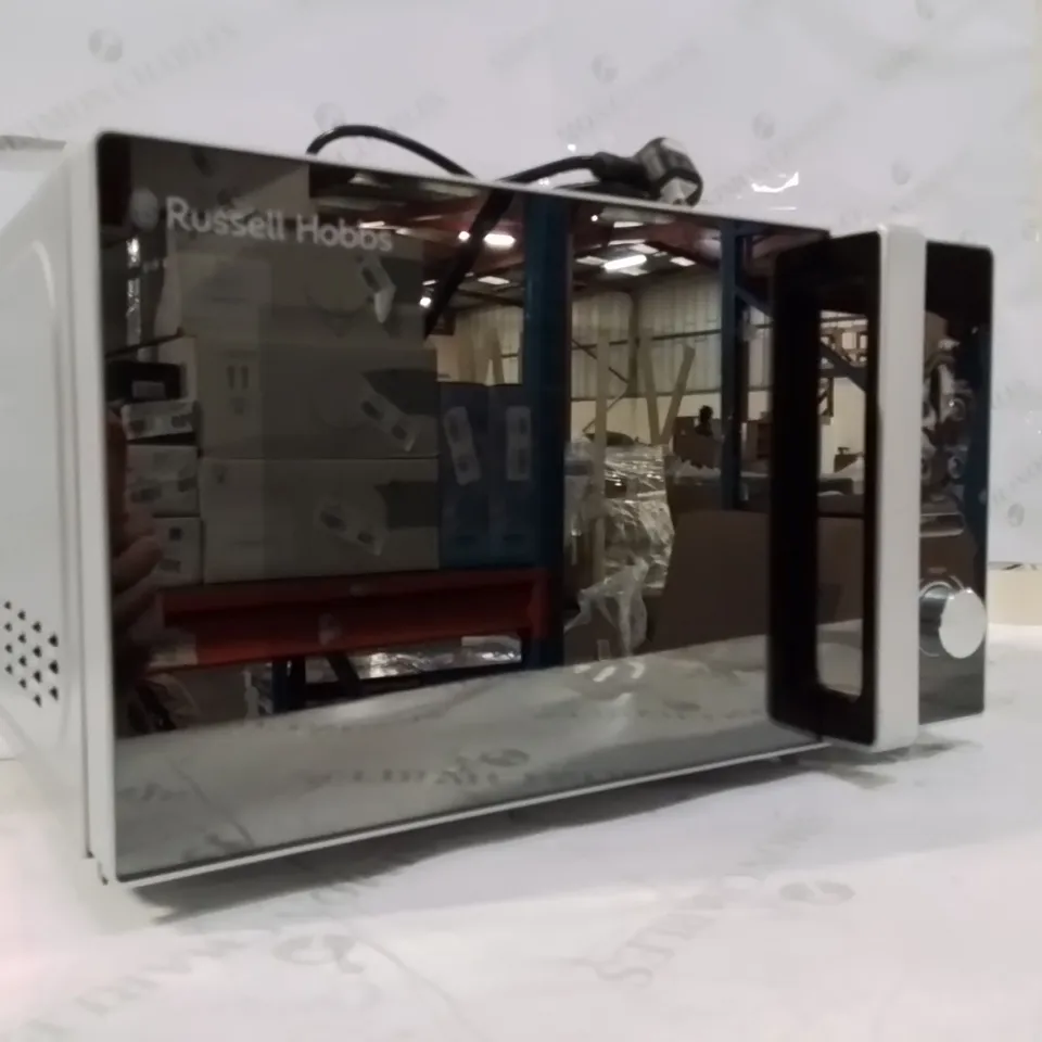 BOXED RUSSELL HOBBS MICROWAVE OVEN 