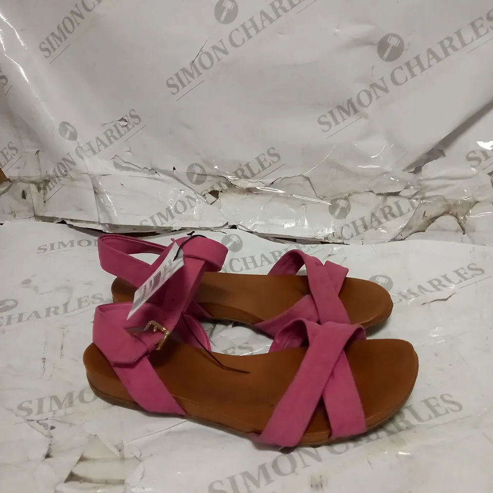 DUNE LANDIE CROSS STRAP COMFORT FLAT SANDAL SIZE 6