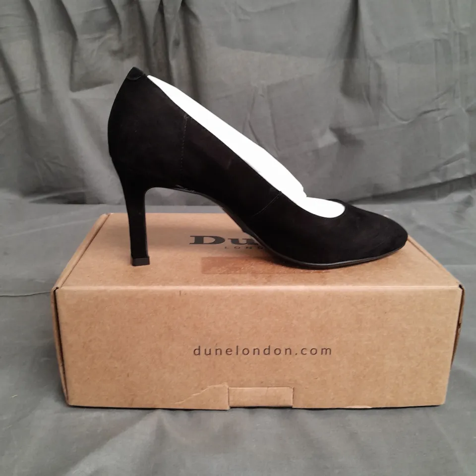 BOXED PAIR OF DUNE LONDON ADELE NUBUCK PUMP SIZE 6