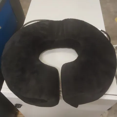 VELVET SEAT CUSHION