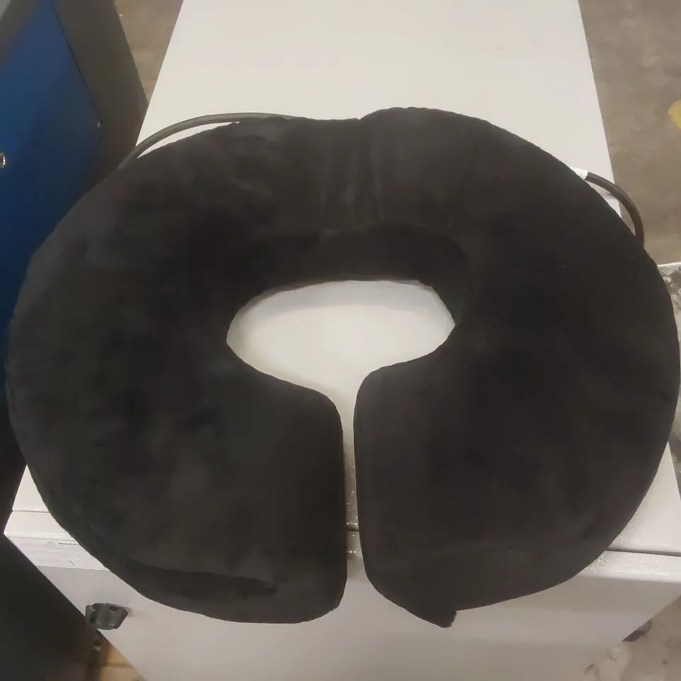 VELVET SEAT CUSHION