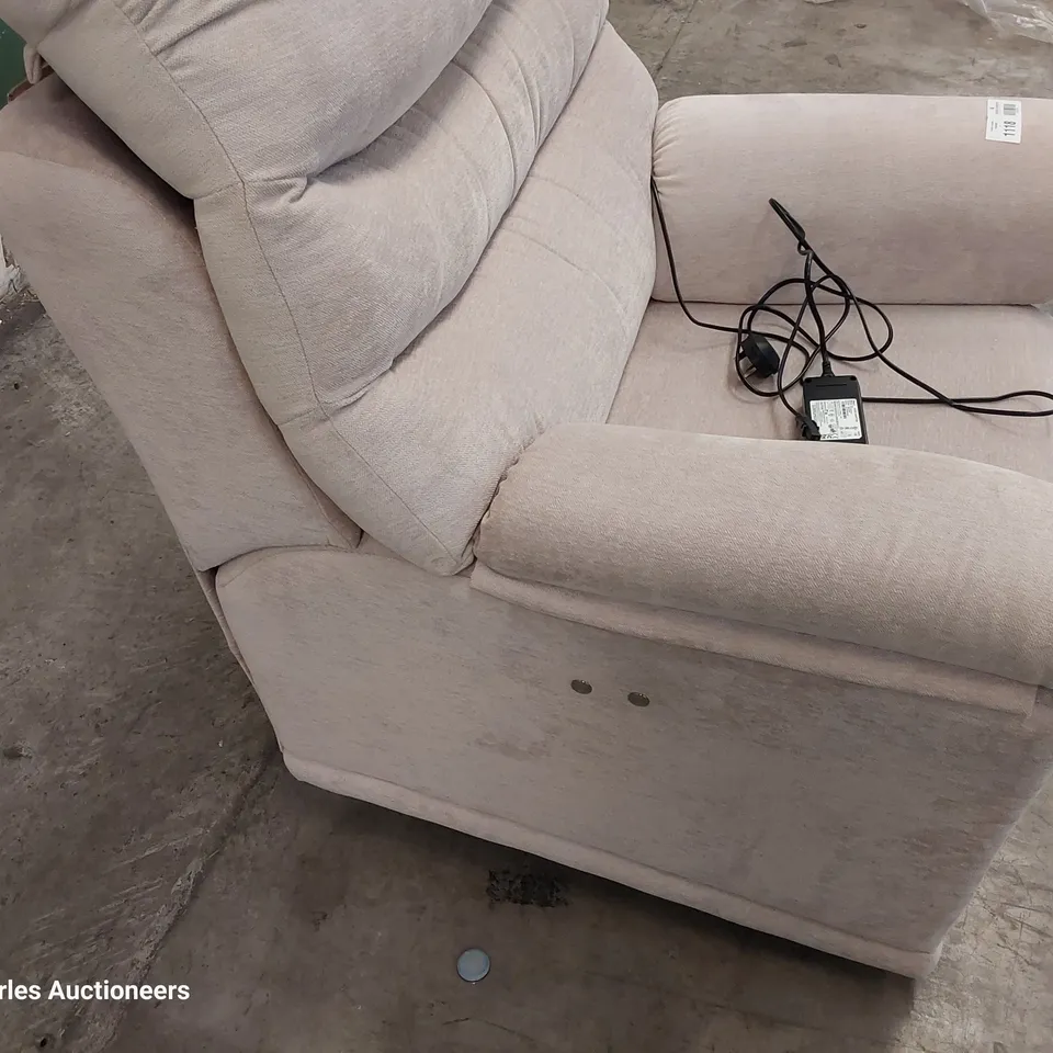 QUALITY BRITISH DESIGNER G PLAN MALVERN D POWER RECLINING EASY CHAIR MONTILLA ALMOND FABRIC 