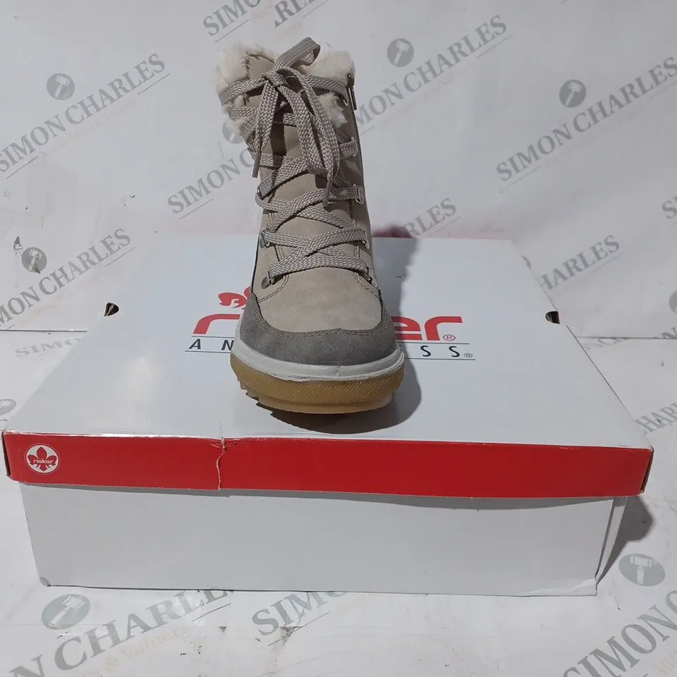 BOXED PAIR OF RIEKER ANTISTRESS WARM HIKING BOOTS IN CREAM SIZE 4