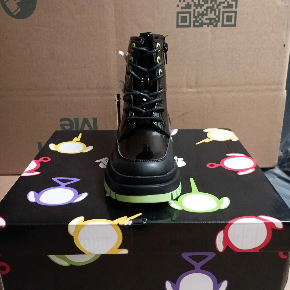 KOI KIDZ TUBBYTRONIC DIPSY HEAD BOOTS BLACK AND GREEN SIZE 12