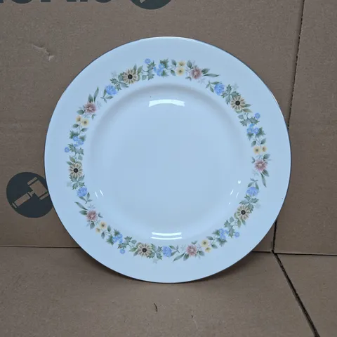 ROYAL DOULTON ENGLISH FINE BONE CHINA PASTORALE H5002 PLATE 