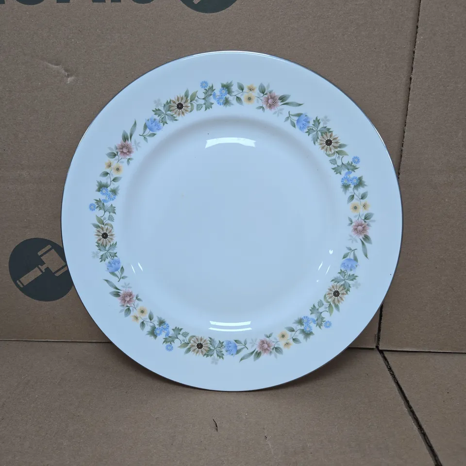 ROYAL DOULTON ENGLISH FINE BONE CHINA PASTORALE H5002 PLATE 