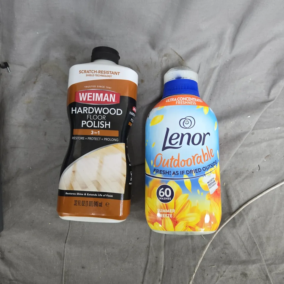 A TOTE OF ASSORTED ITEMS TO INCLUDE  LED BULBS – LENOR FABRIC SOFTENER, WEIMAN HARDWOOD FLOOR POLISH.