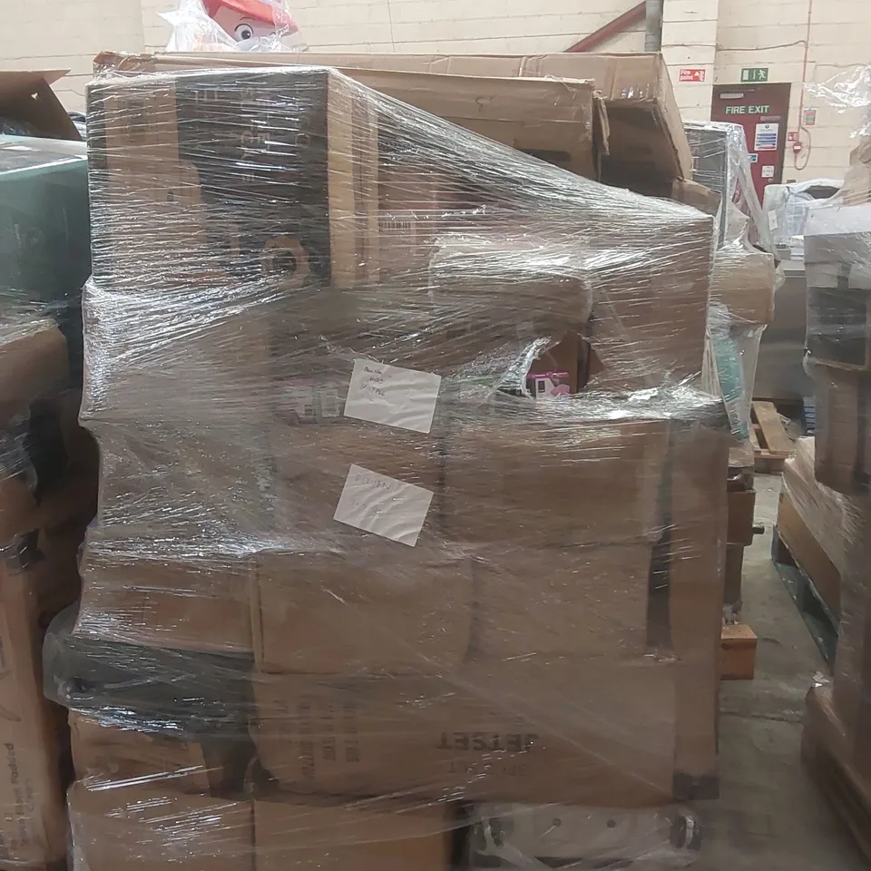 PALLET OF ASSORTED E-COMMERCE GOODS AND PRODUCTS TO INCLUDE: SUITCASES, FREEZER BLOCKS, CAMPING WAGON, DOG CAGE ECT