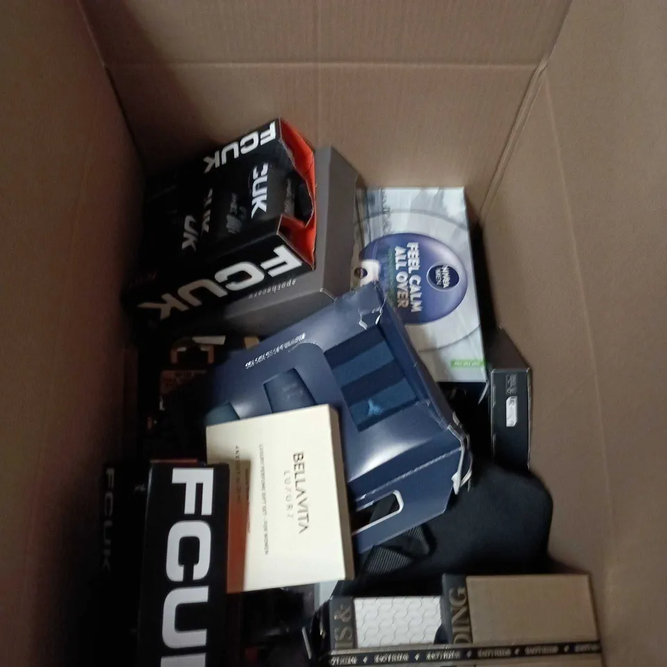 BOX OF APPROXIMATELY 20 ASSORTED BATH AND BODY GIFT SETS TO INCLUDE DOVE MEN, THE FUZZY DUCK AND BAYLIS & HARDING