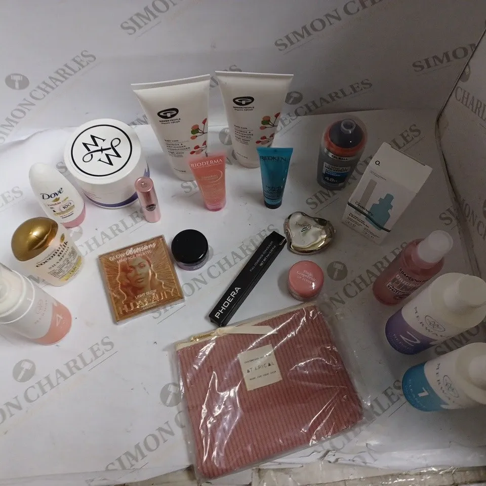 LOT OF APPROX 20 ASSORTED HEALTH AND BEAUTY ITEMS-ORDINARY LASH DENSITY SET, SOAP AND GLORY FRAGERANCE, REVOLUTION LIPSTICK