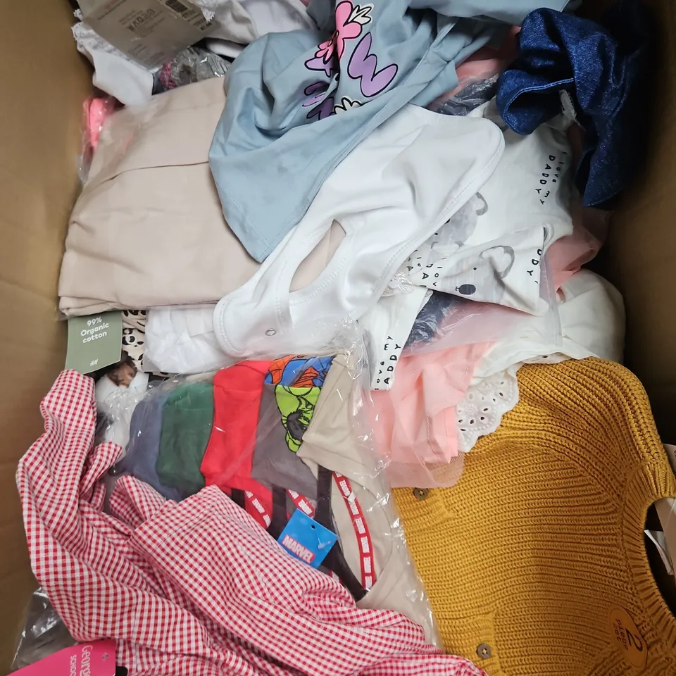 BOX OF APPROXIMATELY 30 ASSORTED KIDS CLOTHING ITEMS TO INCUDE -JACKET, DRESS, SHORT SET, ETC
