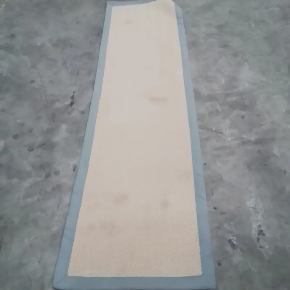 QUALITY DESIGNER AREA RUG - APPROXIMATELY 240X70CM