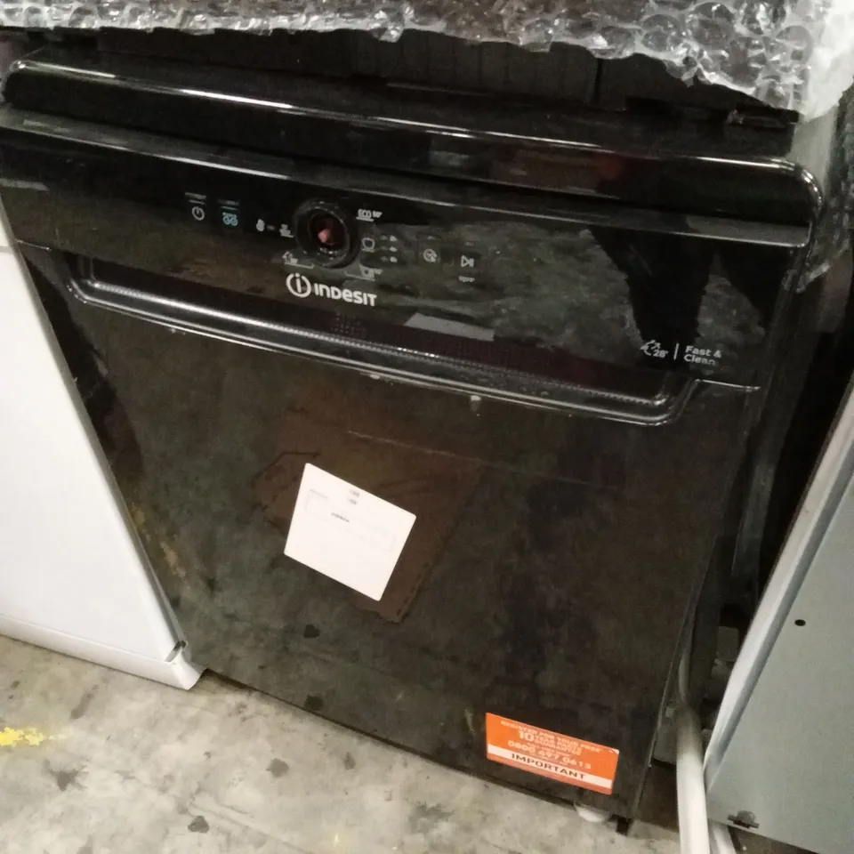 INDESIT D2FHK26B 60CM DISHWASHER IN BLACK 14 PLACE SETTING E RATED