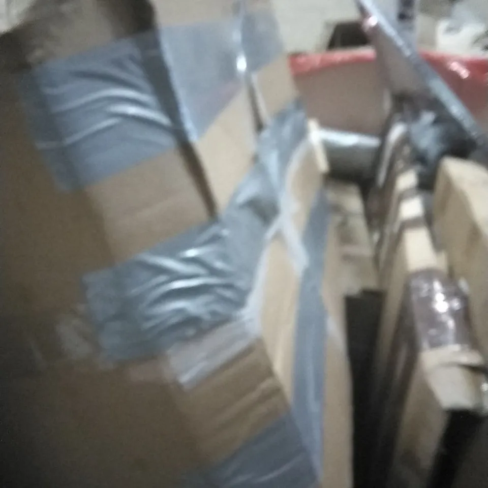 PALLET OF ASSORTED ITEMS INCLUDING - WORLD MAP, POTTY TRAINING TOILET SEAT