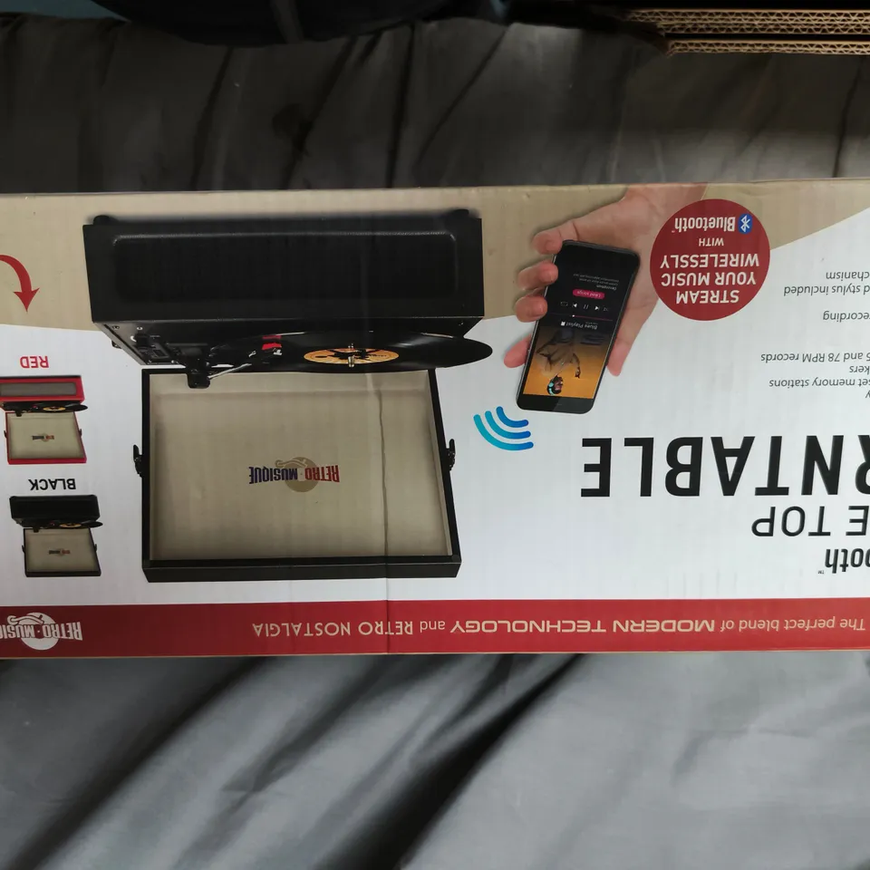 BLUETOOTH TURNTABLE WITH WIRELESS BLUETOOTH – BOXED 