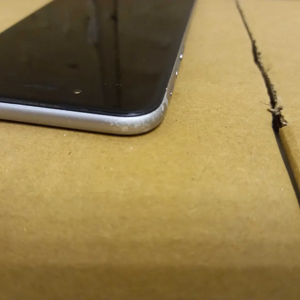 APPLE IPHONE 6 - SILVER