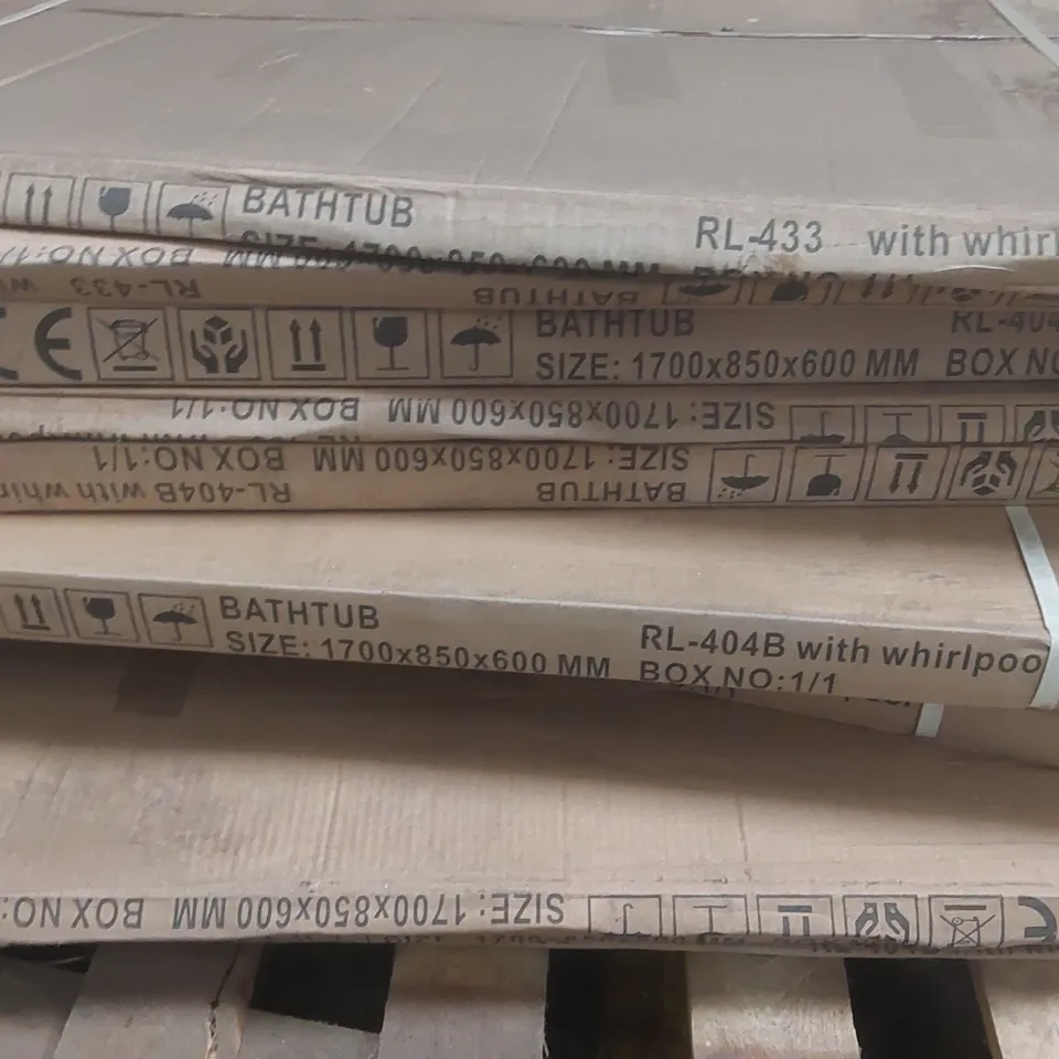 PALLET CONTAINING ASSORTED BATHTUB PARTS 