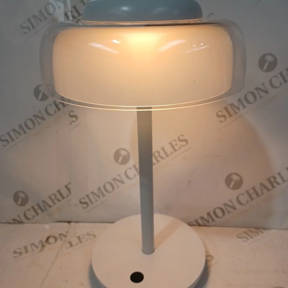 BOXED ZONJIE 3-STAGE TABLE LAMP IN WHITE