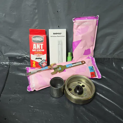 APPROXIMATELY 20 ASSORTED HOUSEHOLD ITEMS TO INCLUDE WINDOW RESTRICTOR, ANGLE GRINDER SPINNER, ANT BAIT STATION, ETC 