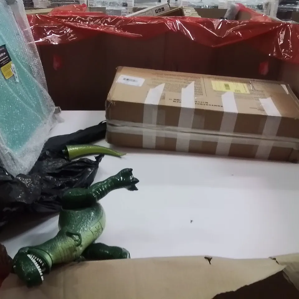 PALLET OF ASSORTED HOUSEHOLD GOODS AND PRODUCTS TO INCLUDE;PORTABLE BATHTUB,FOLDABLE LAMP,PIZZA OVEN