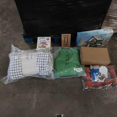 PALLET OF ASSORTED ITEMS INCLUDING: CLOTHING, FLEECE BLANKET, PAINT BRUSHES, LEGO, SHOWER HEAD, TABLE MAT, PHONE CASE, NIGHTLIGHT 
