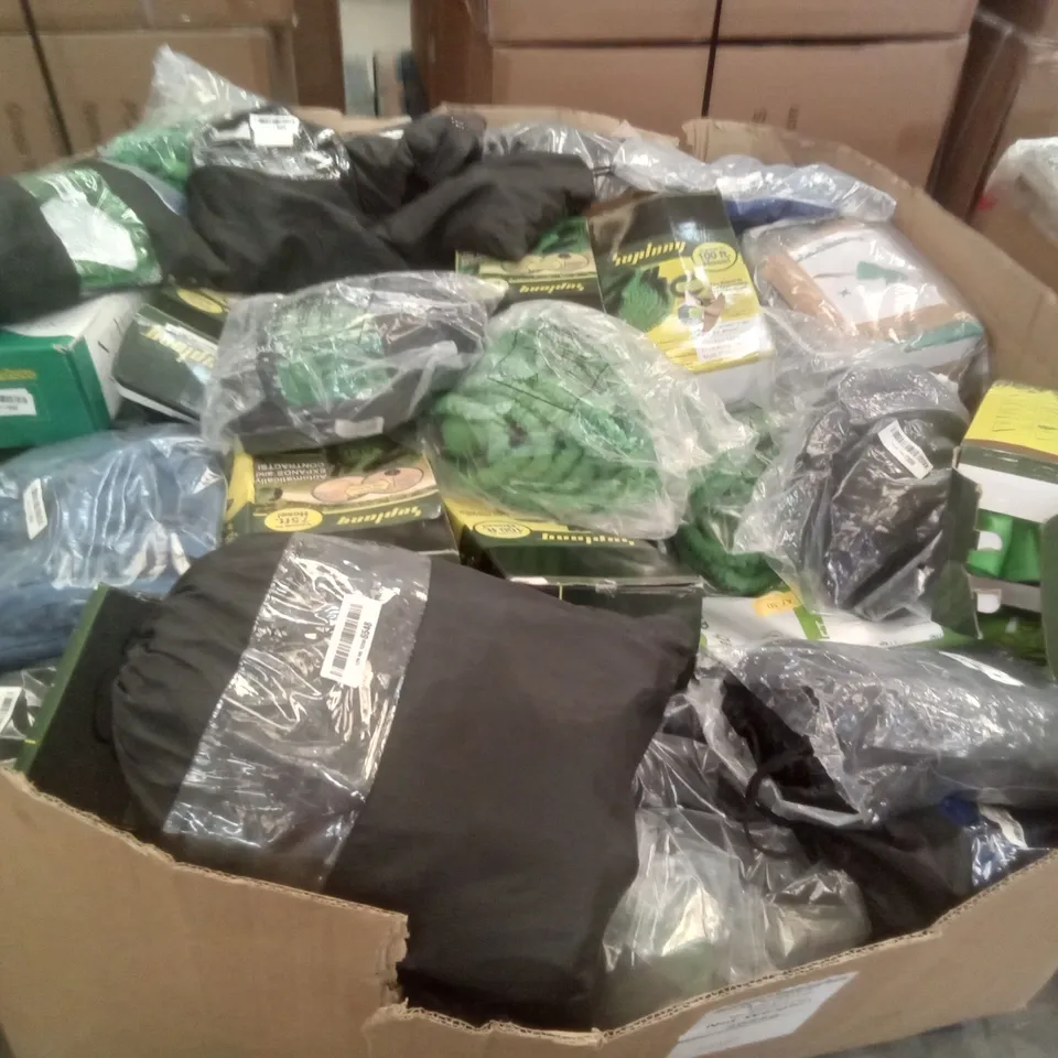 PALLET CONTAINING ASSORTED HOSES