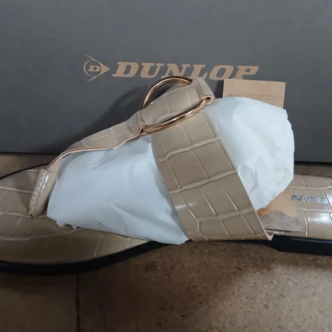 BOXED DUNLOP KENDALL CREAM SANDAL SIZE 6
