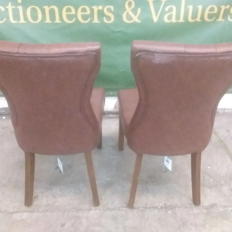 SET OF 2 NEW BEWLEY CLUB BROWN LEATHER BUTTON BACK DINING CHAIRS (DARK OAK LEG)