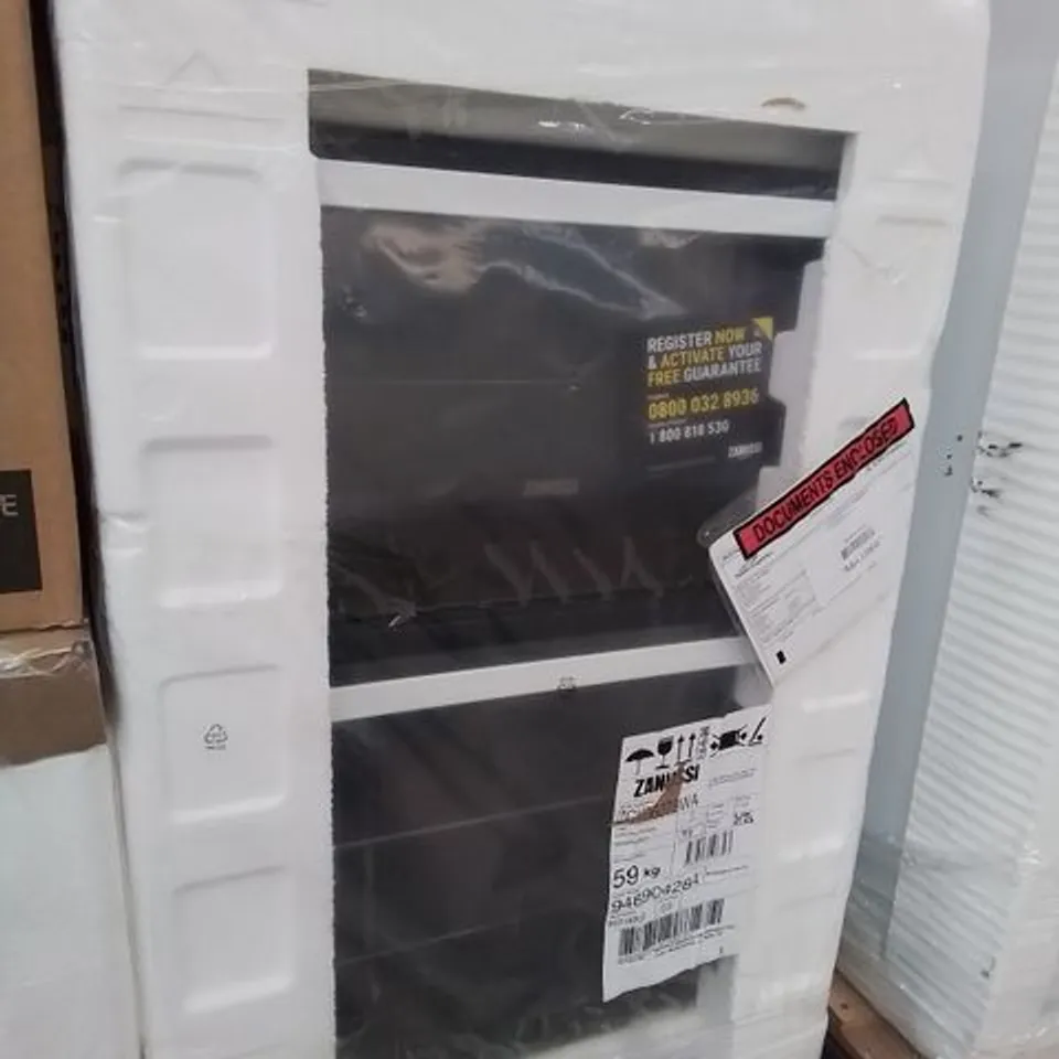 ZANUSSI 60cm ELECTRIC DOUBLE OVEN WITH CERAMIC HOB - WHITE Model ZCV66078WA RRP £575