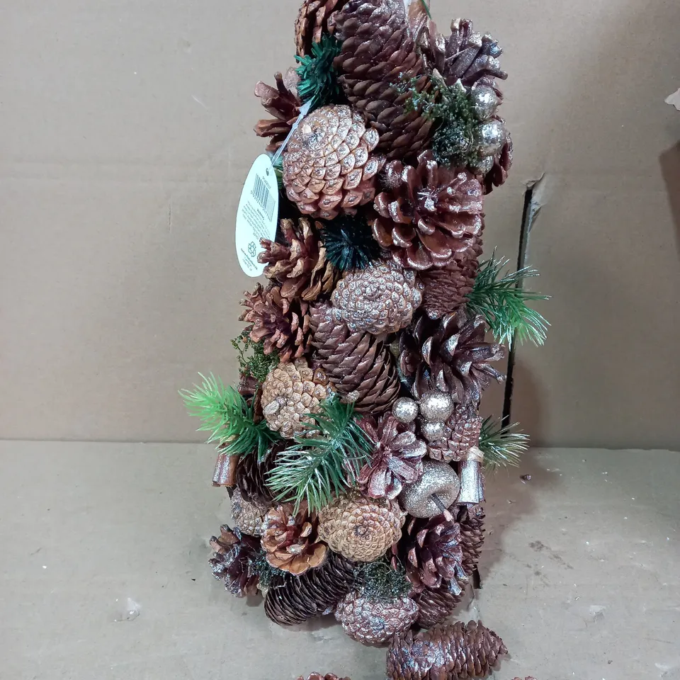 FESTIVE PINECONE TREE