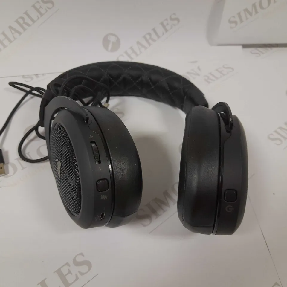 HS70 PRO WIRELESS CARBON GAMING HEADSET