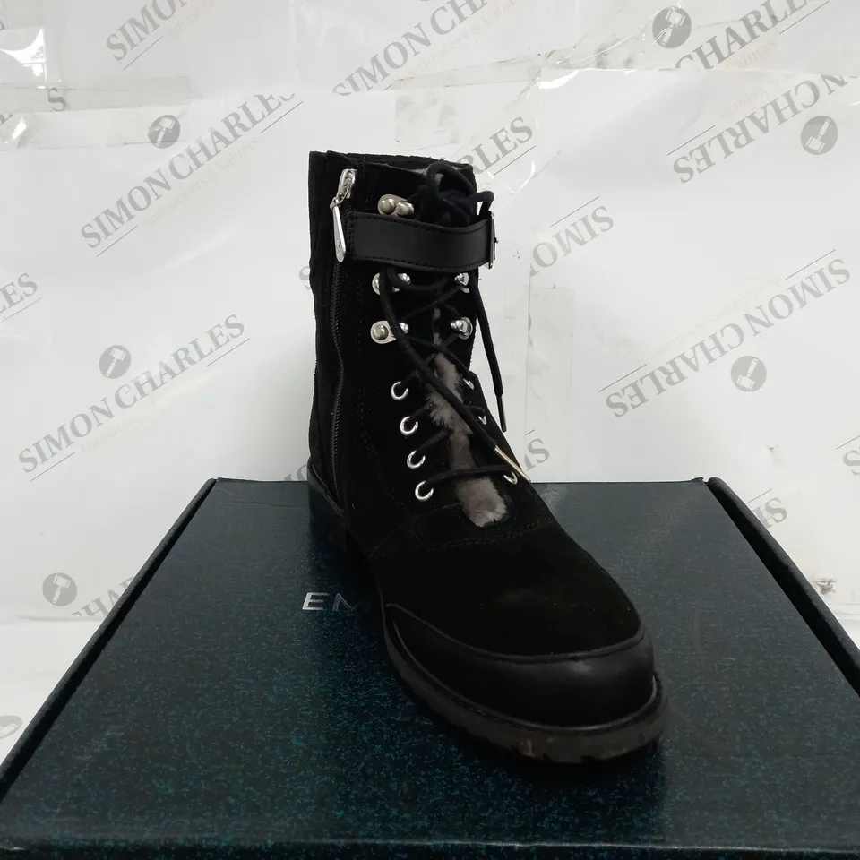 EMU LARAWAG WATERPROOF BOOTS - SIZE 6