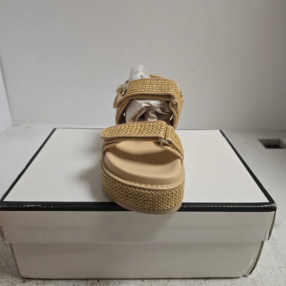 STEVE MADDEN BEIGE WOVEN PLATFORM SANDALS – UK 4 