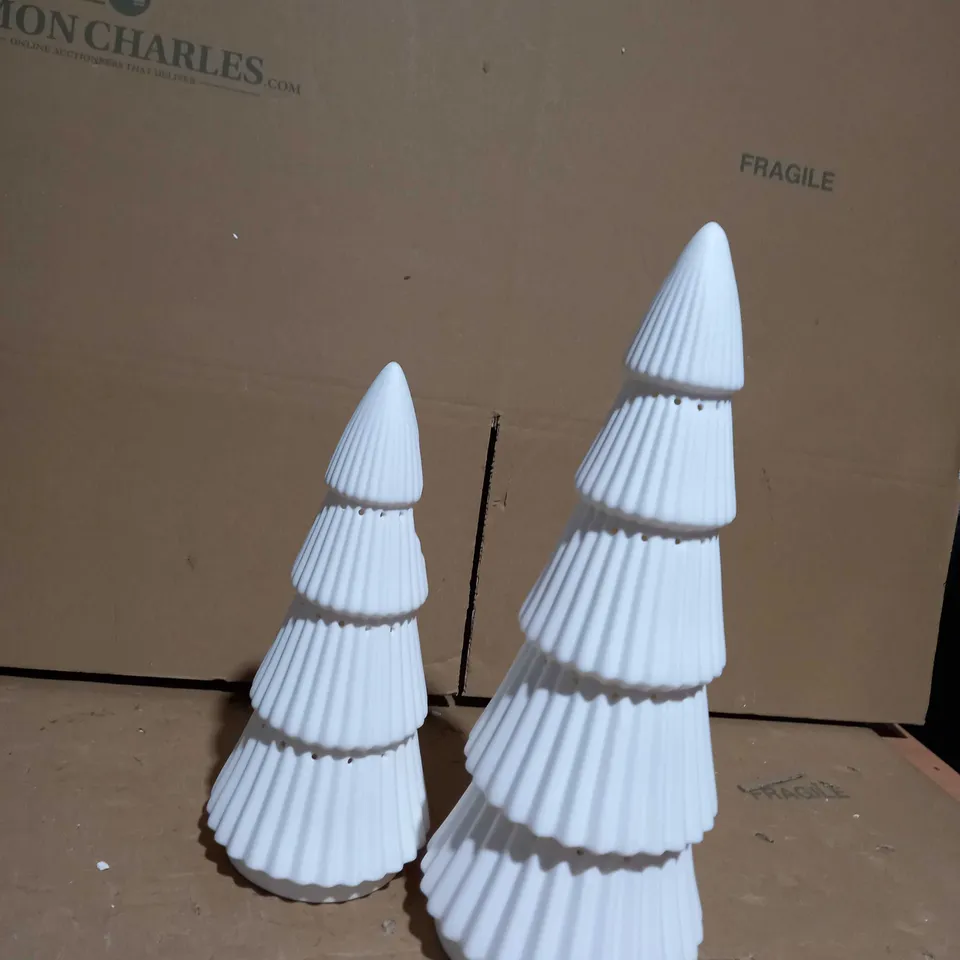 K BY KELLY HOPPEN SET OF 2 LARGE CERAMIC LIGHT UP ORNAMENTS